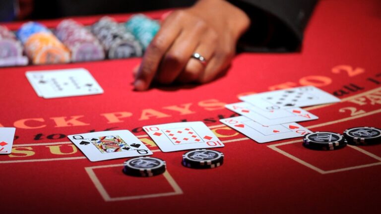 Can online casinos help in preventing gambling addiction?